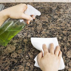 3 Kitchen Countertop Cleaners | DIY