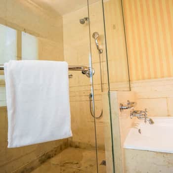 How to clean shower door using 'household items' - 'Best way to