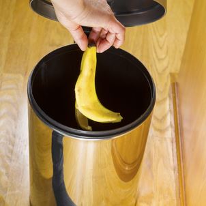 How to Clean Kitchen Trash Can